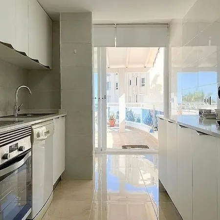 Beachfront Luxury Albir 阿尔比尔