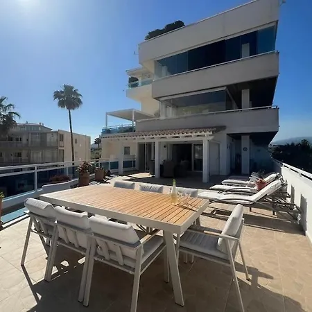 Beachfront Luxury Albir 阿尔比尔