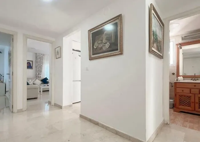 アパート Beachfront Luxury Albir アルビール