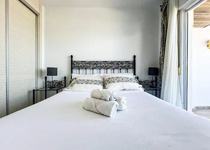 アパート Beachfront Luxury Albir アルビール