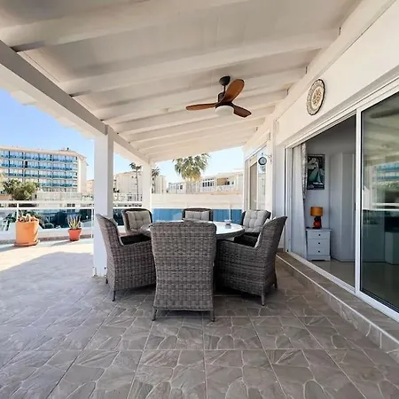 Beachfront Luxury Albir
