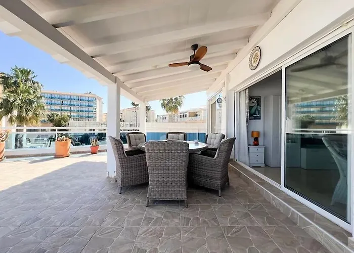 Beachfront Luxury Albir